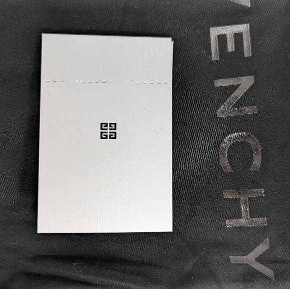 (SOLD) Givenchy Shower Slides - Picture 12 of 14